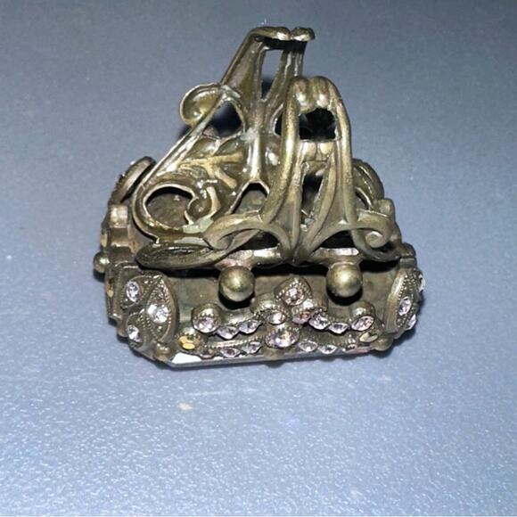 SORRELLI - Emerald Cut Oversized Cocktail Ring - Picture 4 of 8